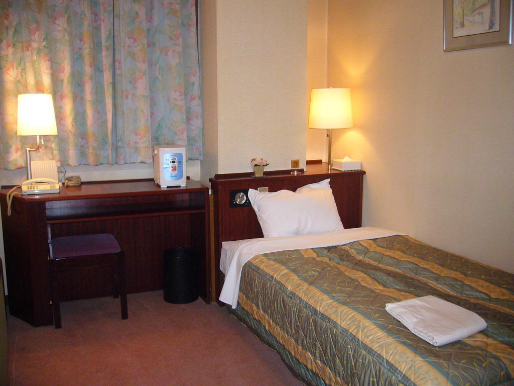 City Hotel Ikeda 冈山 客房 照片